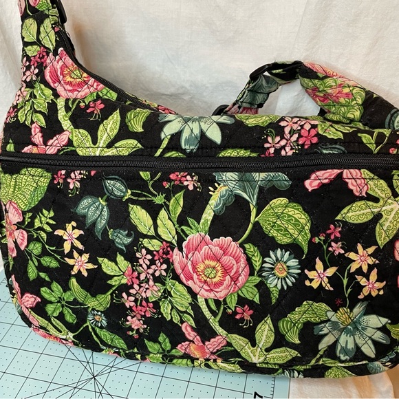 ๐ Vera Bradley Large Floral Shoulder Bag with Adjustable Strap. ๐ - Picture 12 of 13